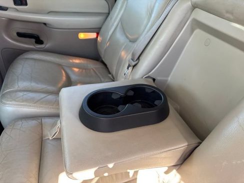 Used 2003 Chevrolet Suburban 2500 LT w/ LT Preferred Equipment Group AWD/4WD image 25