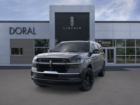 New 2026 Lincoln Navigator L Reserve AWD/4WD image 2