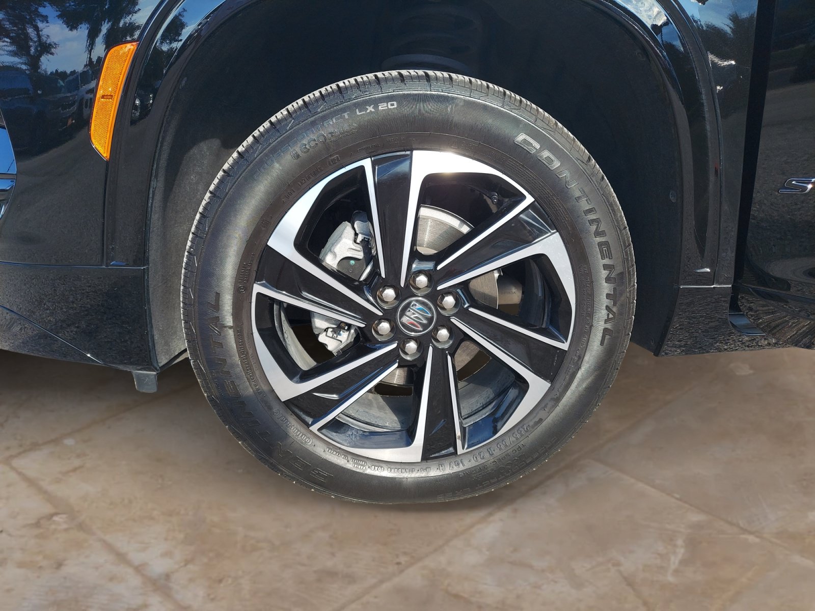 Used 2025 Buick Enclave Sport Touring w/ Power Package FWD image 31