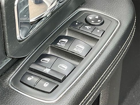 Used 2018 RAM 2500 Laramie w/ Convenience Group image 18