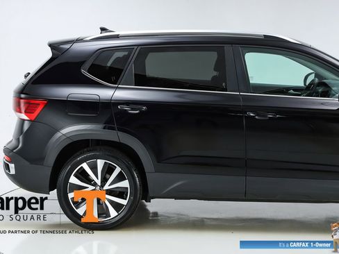 Used 2023 Volkswagen Taos SE w/ Panoramic Sunroof Package image 11