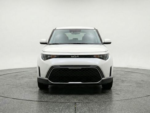 Used 2025 Kia Soul LX w/ LX Technology Package image 2