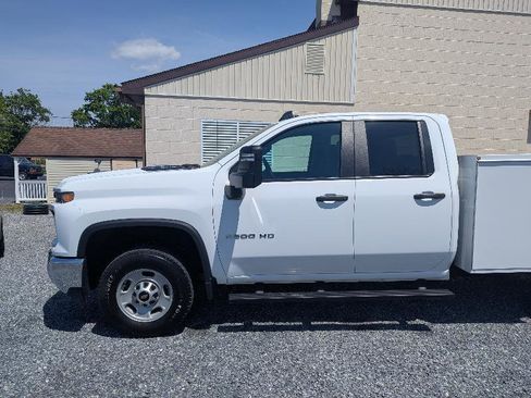 Used 2024 Chevrolet Silverado 2500 W/T w/ WT Convenience Package AWD/4WD image 2