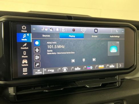 Used 2024 Jeep Wrangler Willys image 27