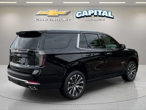 Used 2025 Chevrolet Tahoe High Country AWD/4WD image 5