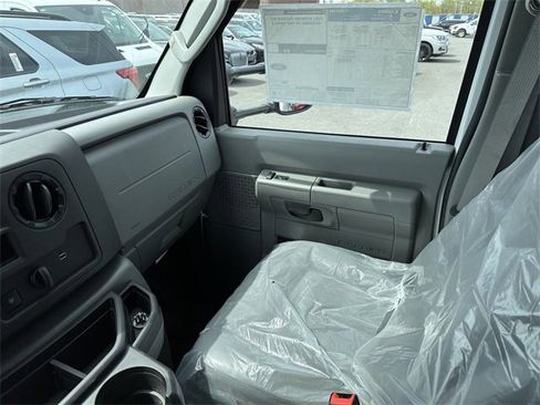 New 2024 Ford E-450 and Econoline 450 Super Duty w/ Power Windows & Locks Group image 17