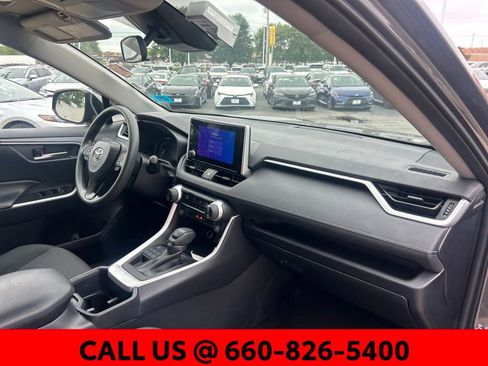 Used 2025 Toyota RAV4 XLE AWD/4WD image 6