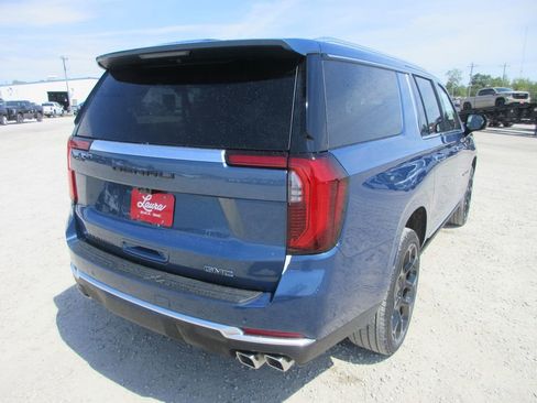 New 2026 GMC Yukon XL Denali w/ Denali Reserve Package AWD/4WD image 4