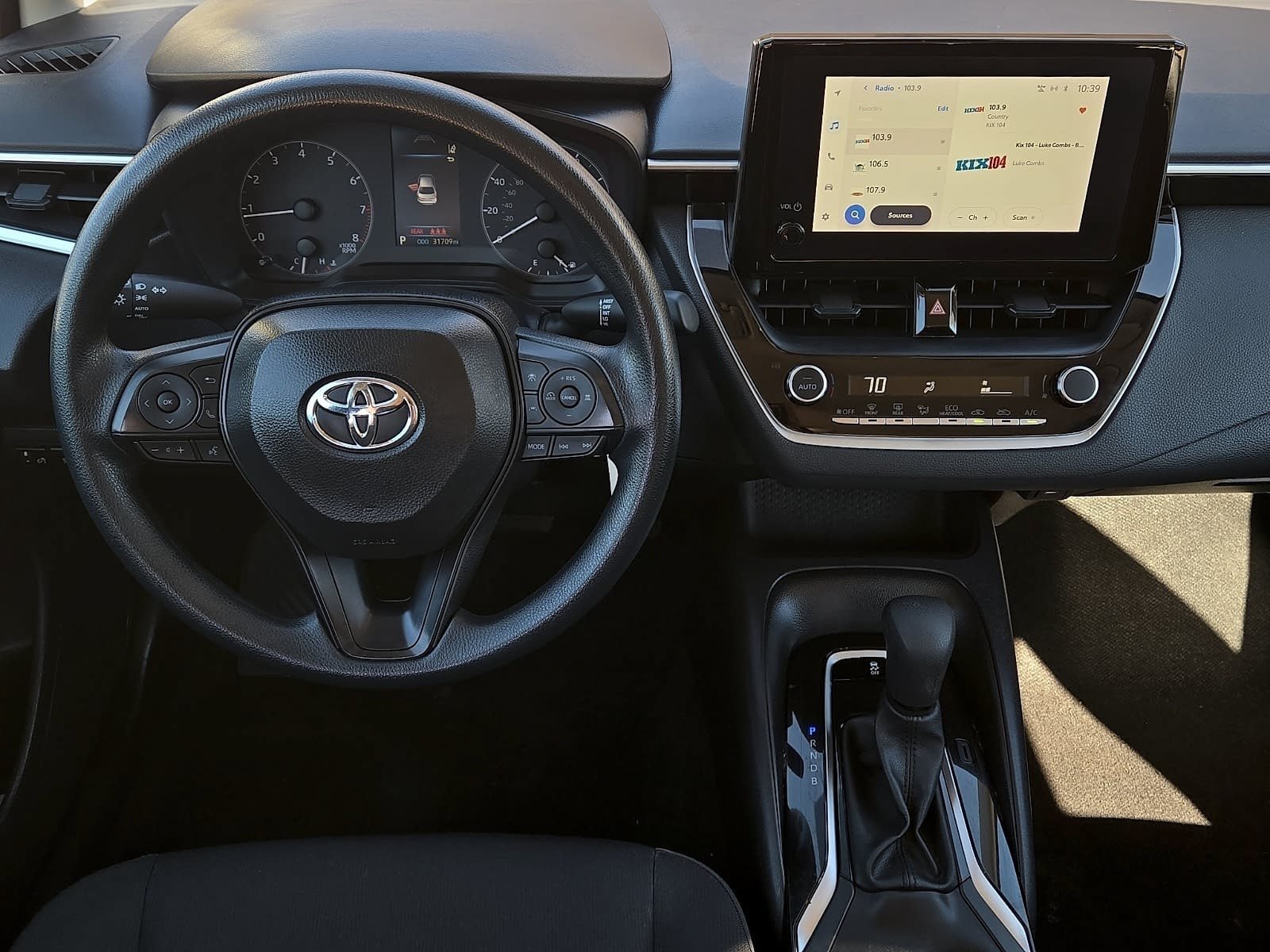Used 2025 Toyota Corolla LE FWD image 12