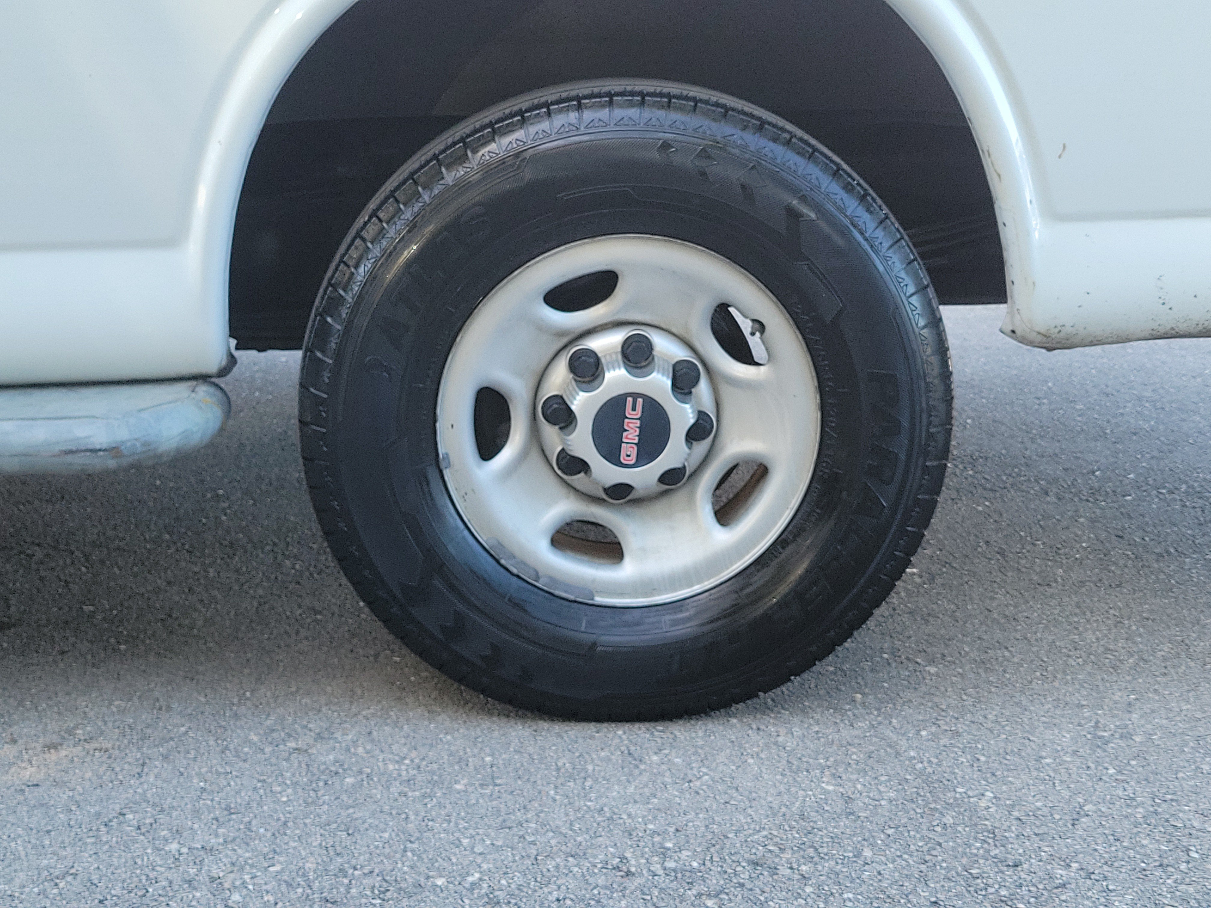 Used 2014 GMC Savana 2500 RWD image 9