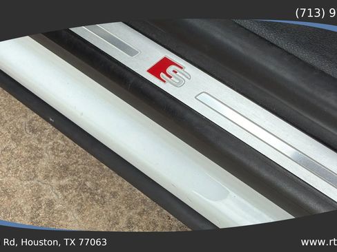 Used 2020 Audi Q8 Prestige w/ Prestige Package image 24