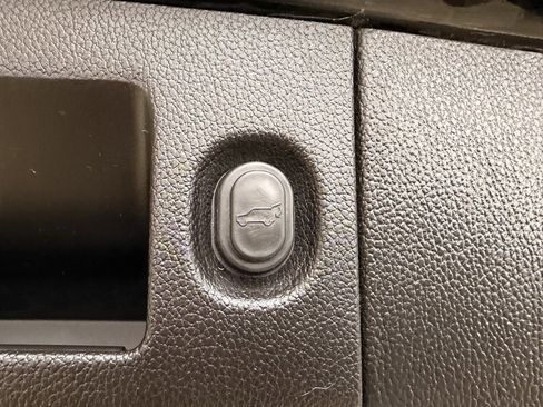 Used 2019 GMC Yukon XL Denali image 9