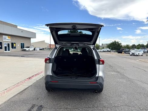 Used 2022 Toyota RAV4 LE AWD/4WD image 9