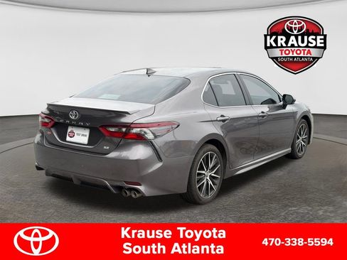 Used 2024 Toyota Camry SE w/ Convenience Package FWD image 8