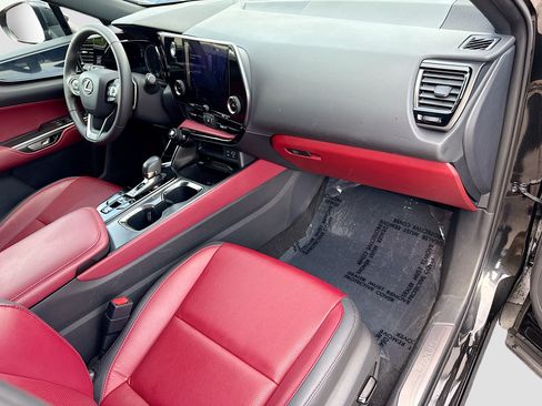 Used 2025 Lexus NX 250 FWD w/ Towing Package (2000 Lbs) image 14