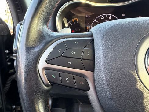 Used 2019 Jeep Grand Cherokee Trailhawk w/ Trailhawk Luxury Group image 16