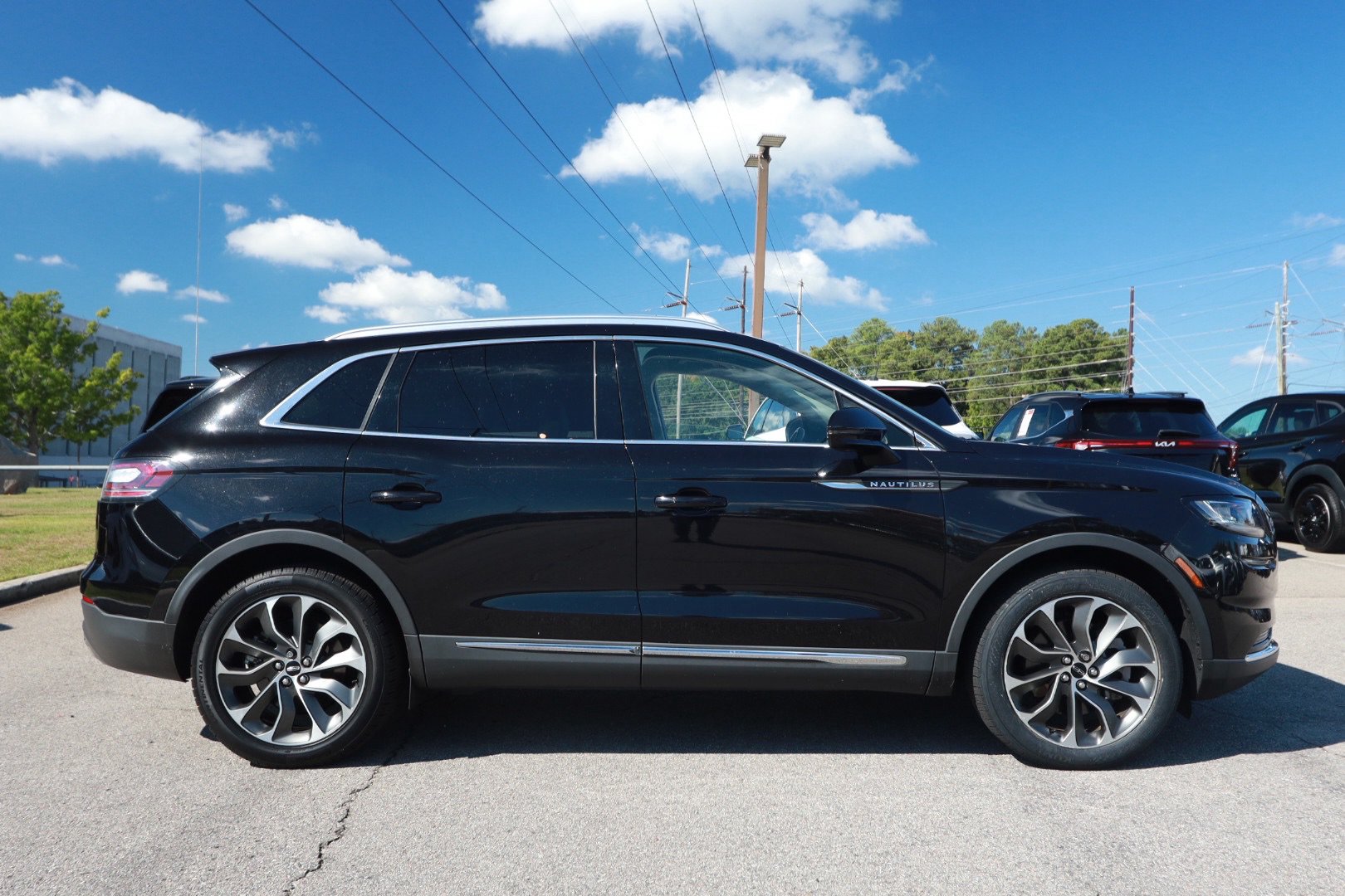 Used 2021 Lincoln Nautilus Reserve AWD/4WD image 6