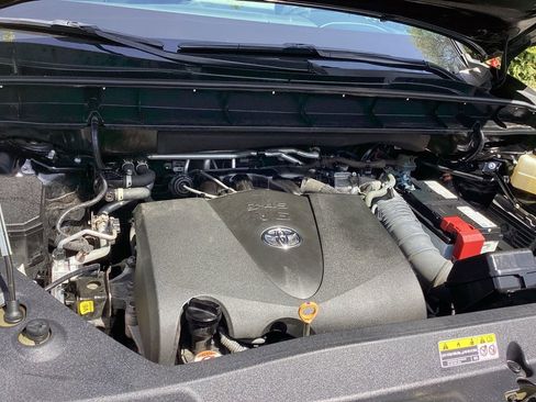 Used 2022 Toyota Highlander XSE AWD/4WD image 7