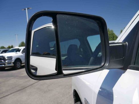 Used 2023 RAM 1500 Classic SLT AWD/4WD image 12