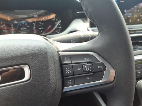 Used 2023 Jeep Compass Limited AWD/4WD image 19