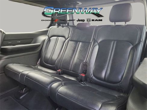 Used 2022 Jeep Wagoneer Series III w/ Flexible Seating Group image 16