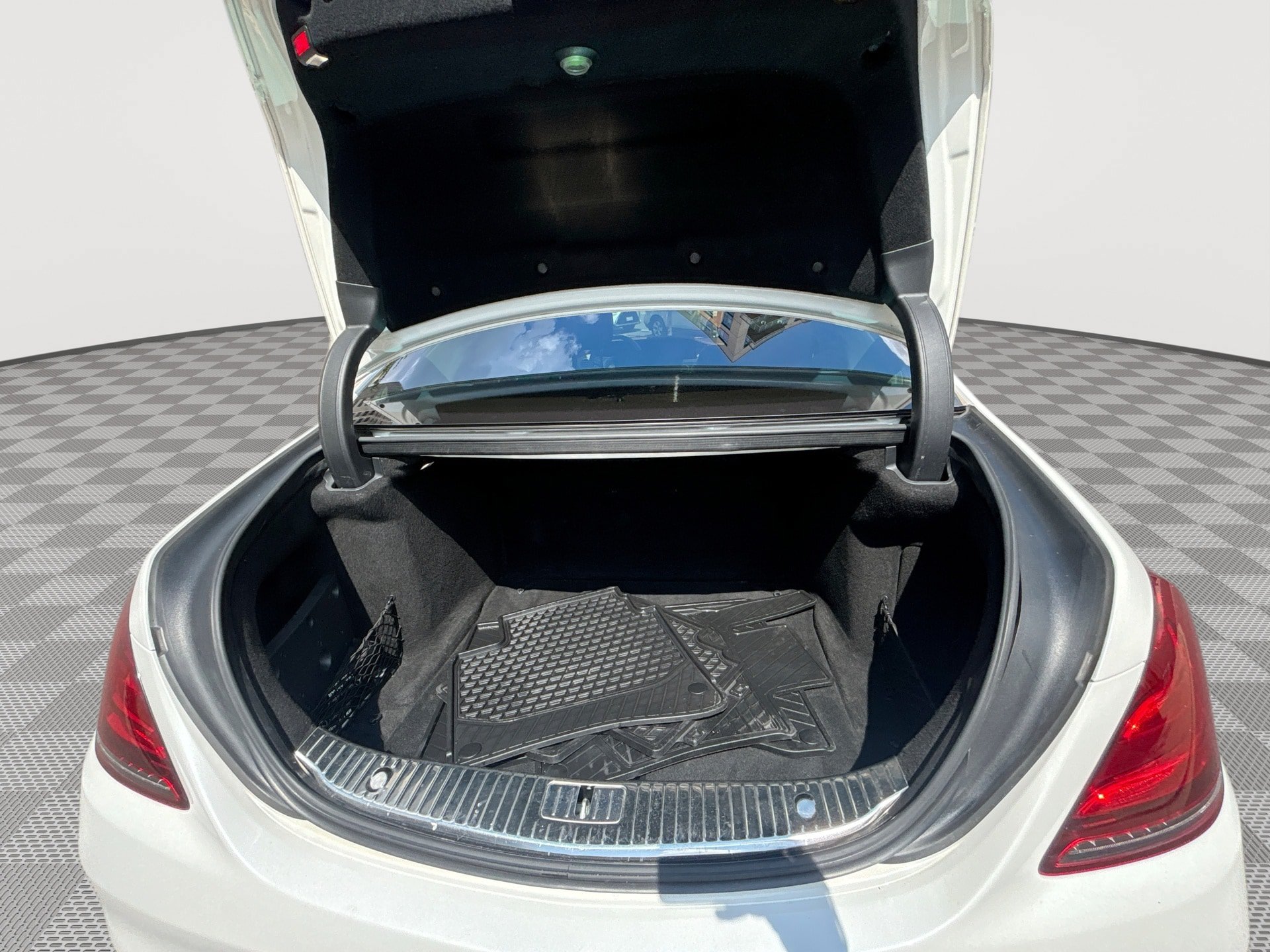 Used 2018 Mercedes-Benz S 560 4MATIC Sedan image 22