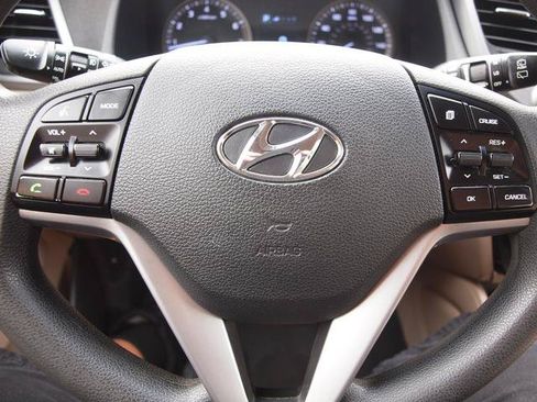 Used 2017 Hyundai Tucson SE w/ SE Popular Package 02 AWD/4WD image 9