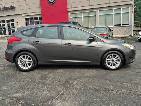 Used 2017 Ford Focus SE FWD image 7
