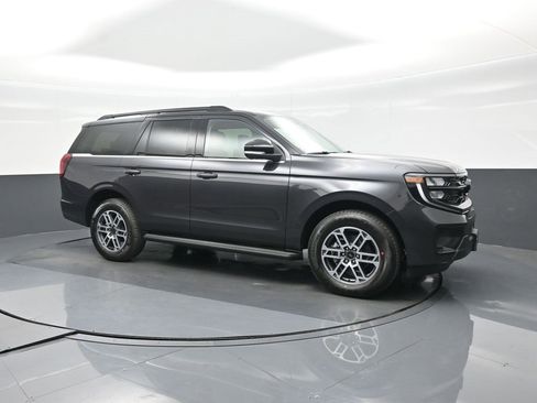 New 2026 Ford Expedition Active image 10