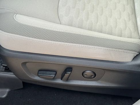 Certified 2022 Nissan Pathfinder SV image 18