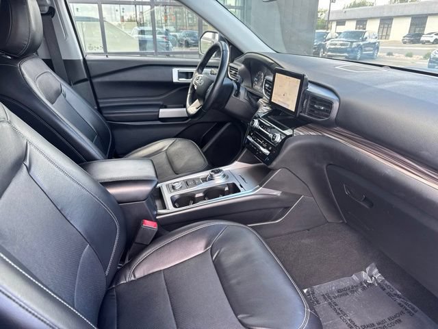 Used 2021 Ford Explorer Limited w/ Equipment Group 301A AWD/4WD image 27