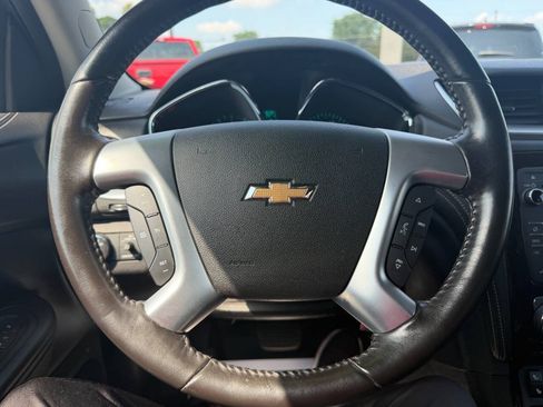 Used 2017 Chevrolet Traverse LT FWD image 19