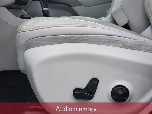 Used 2019 Jeep Cherokee Overland w/ Technology Group image 14