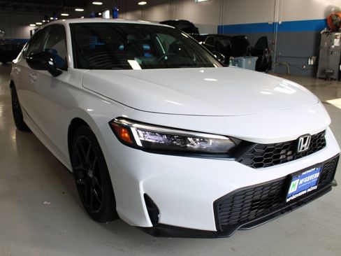 Used 2025 Honda Civic Sport image 3