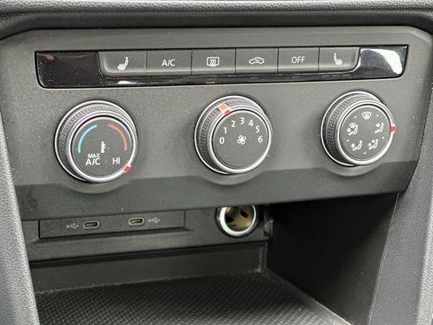 Used 2022 Volkswagen Taos S image 20