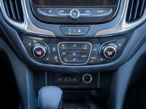 Used 2022 Chevrolet Equinox Premier image 26