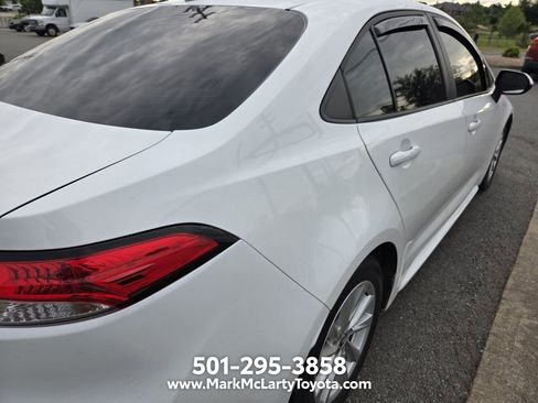 Used 2024 Toyota Corolla LE w/ LE Convenience Package FWD image 9