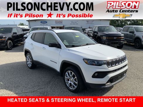Used 2023 Jeep Compass Latitude AWD/4WD image 1