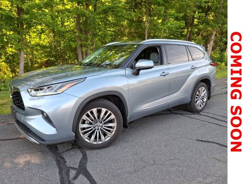 Used 2021 Toyota Highlander Platinum AWD/4WD image 1