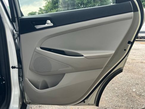 Used 2019 Hyundai Tucson SE FWD image 16