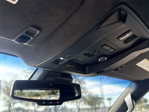 Used 2016 Cadillac Escalade Platinum image 29