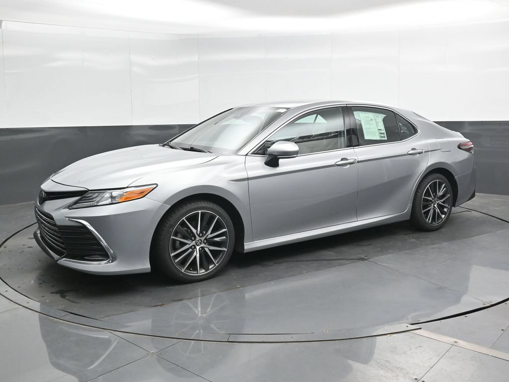 Used 2021 Toyota Camry XLE FWD image 7