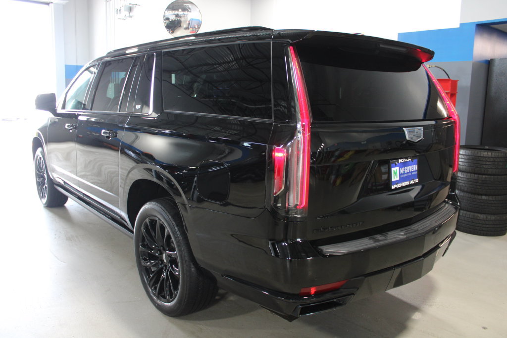 Used 2023 Cadillac Escalade ESV Sport Platinum w/ LPO, ONYX Package AWD/4WD image 24