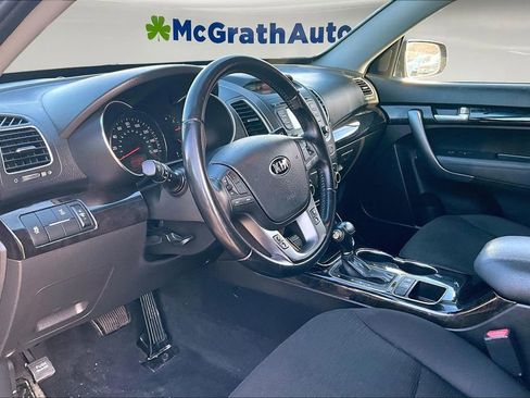 Used 2015 Kia Sorento LX image 17