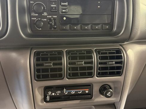 Used 1995 Dodge Caravan Minivan image 34