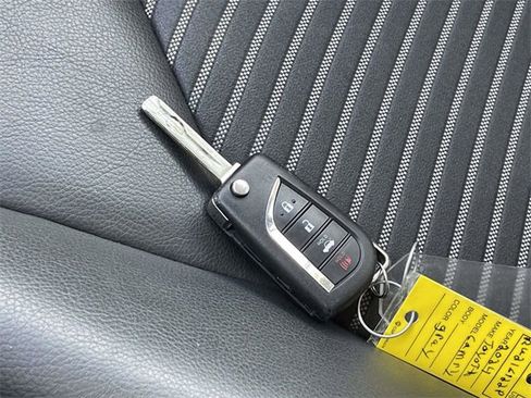 Used 2024 Toyota Camry SE image 27