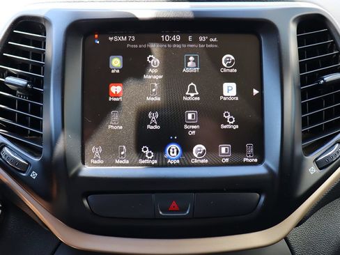 Used 2017 Jeep Cherokee Latitude FWD image 48