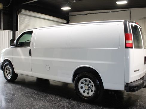 Used 2009 Chevrolet Express 1500 RWD image 5