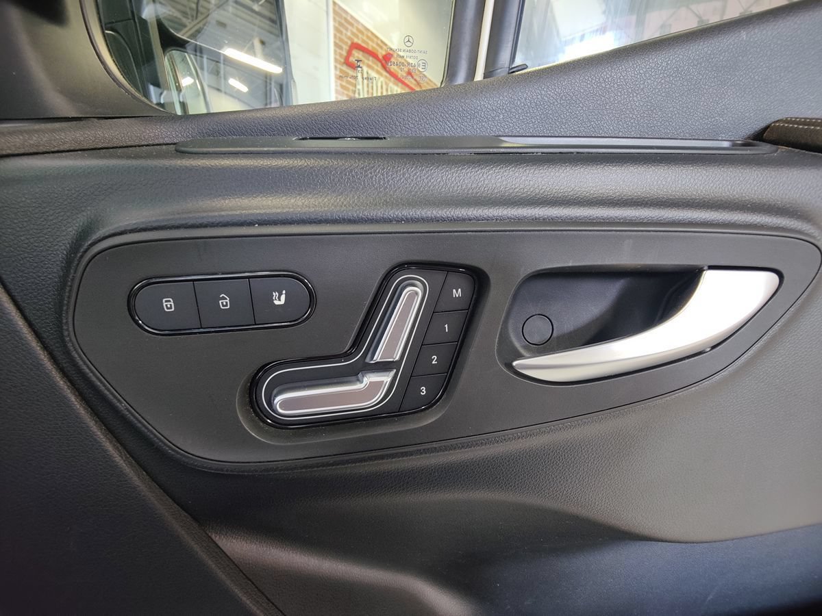 Used 2023 Mercedes-Benz Sprinter 2500 image 13