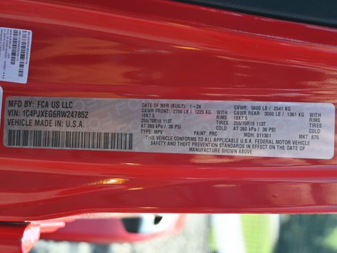 Used 2024 Jeep Wrangler Sahara w/ Safety Group image 17